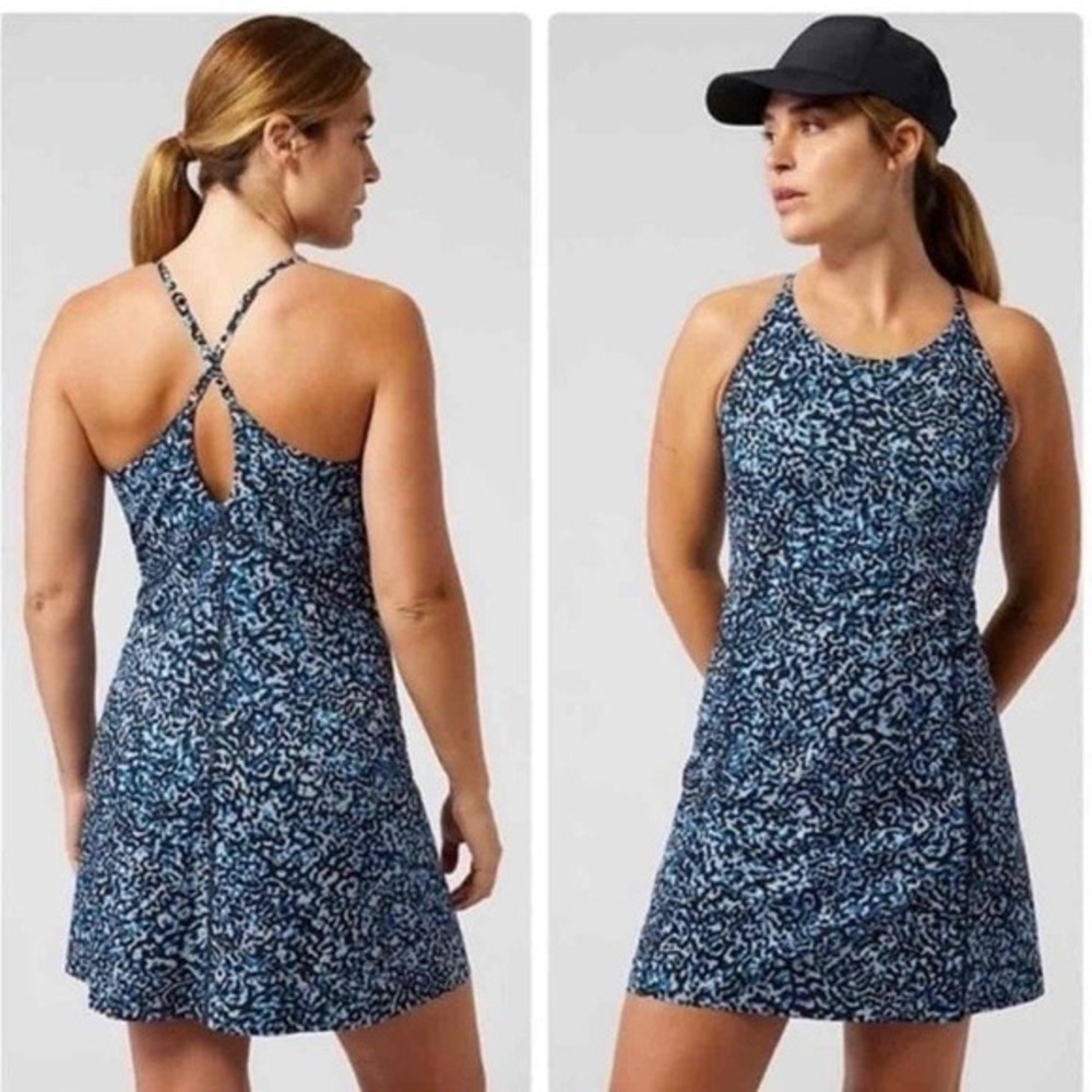 Athleta Infinity Dress Activewear Women Small Blue Leopard Print Built-in Shorts